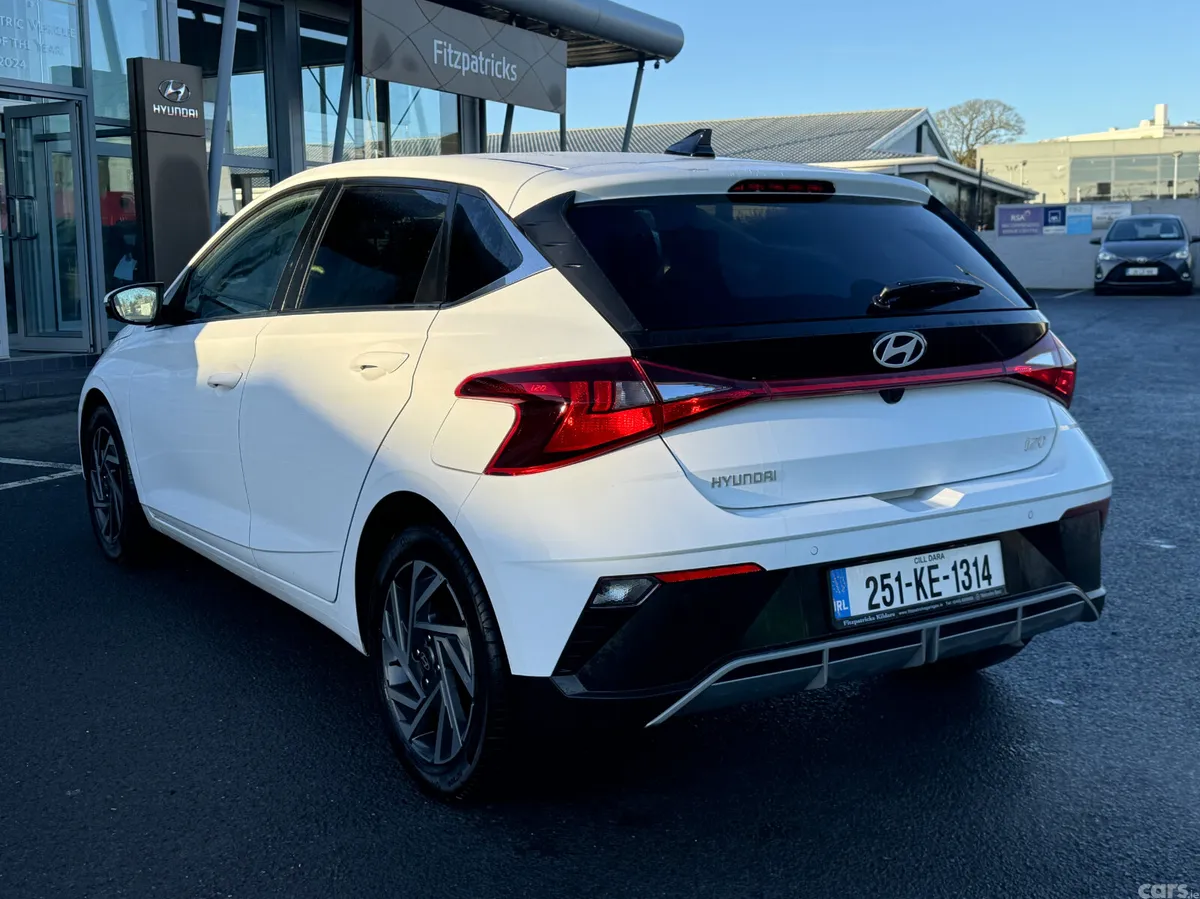 Hyundai i20 Hatchback, Petrol, 2025, White