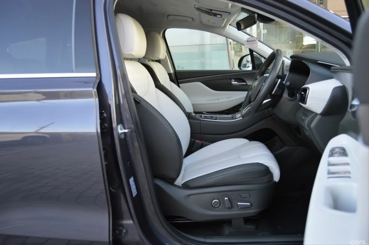Hyundai Santa Fe SUV, Petrol Plug-in Hybrid, 2022, Blue