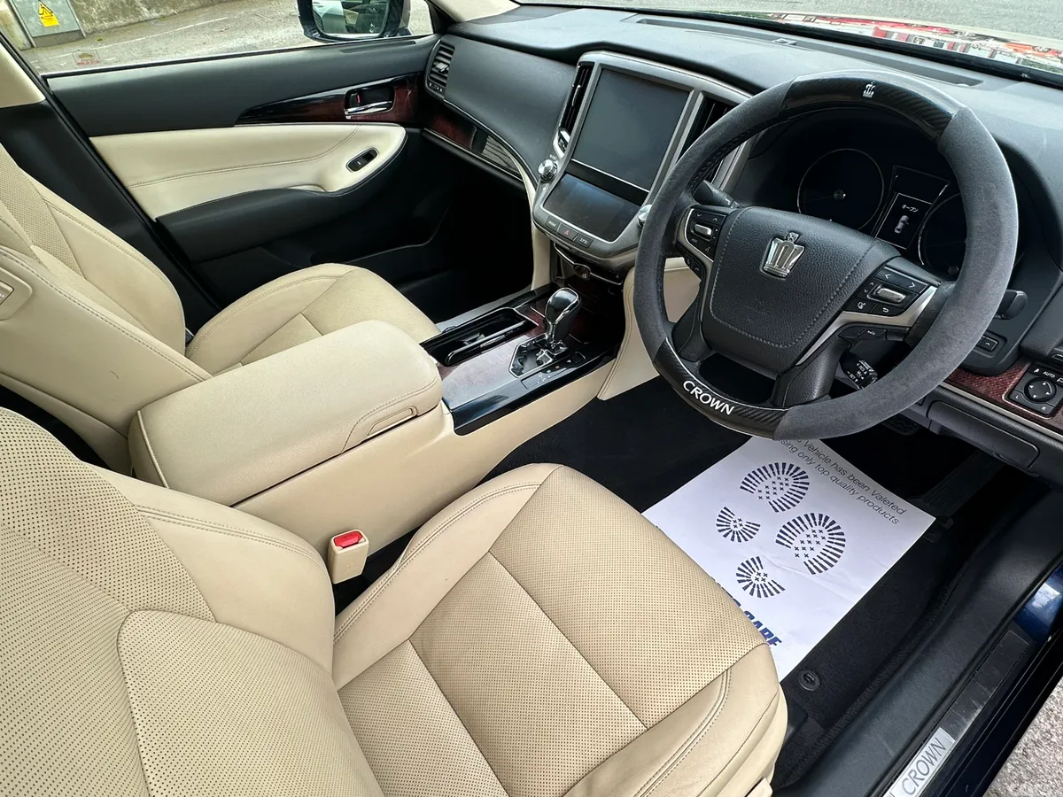Toyota Crown Saloon, Petrol Hybrid, 2016, Blue