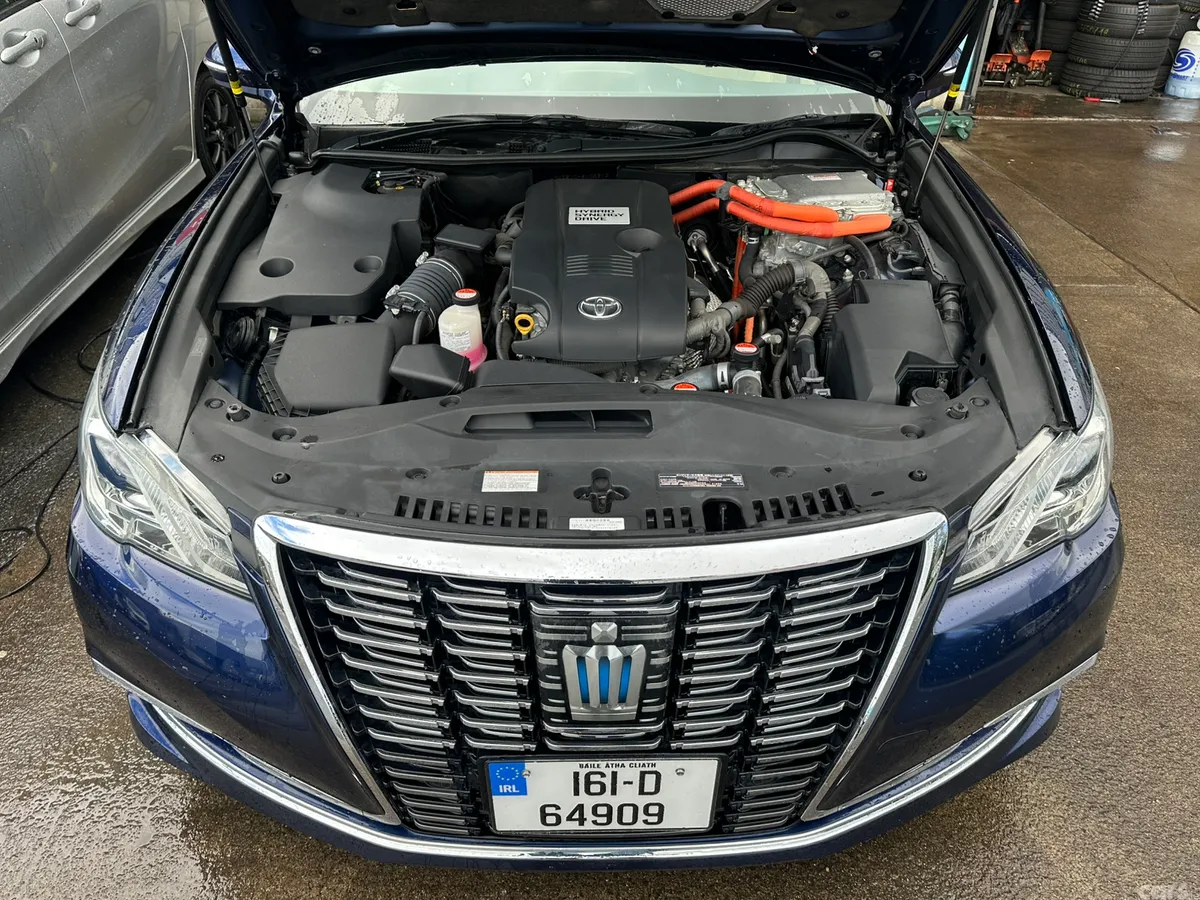 Toyota Crown Saloon, Petrol Hybrid, 2016, Blue