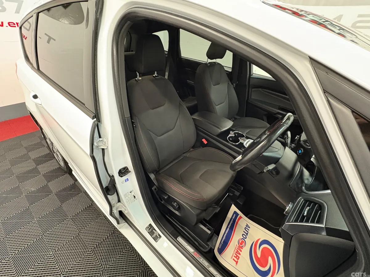 Ford S-Max MPV, Diesel, 2019, White