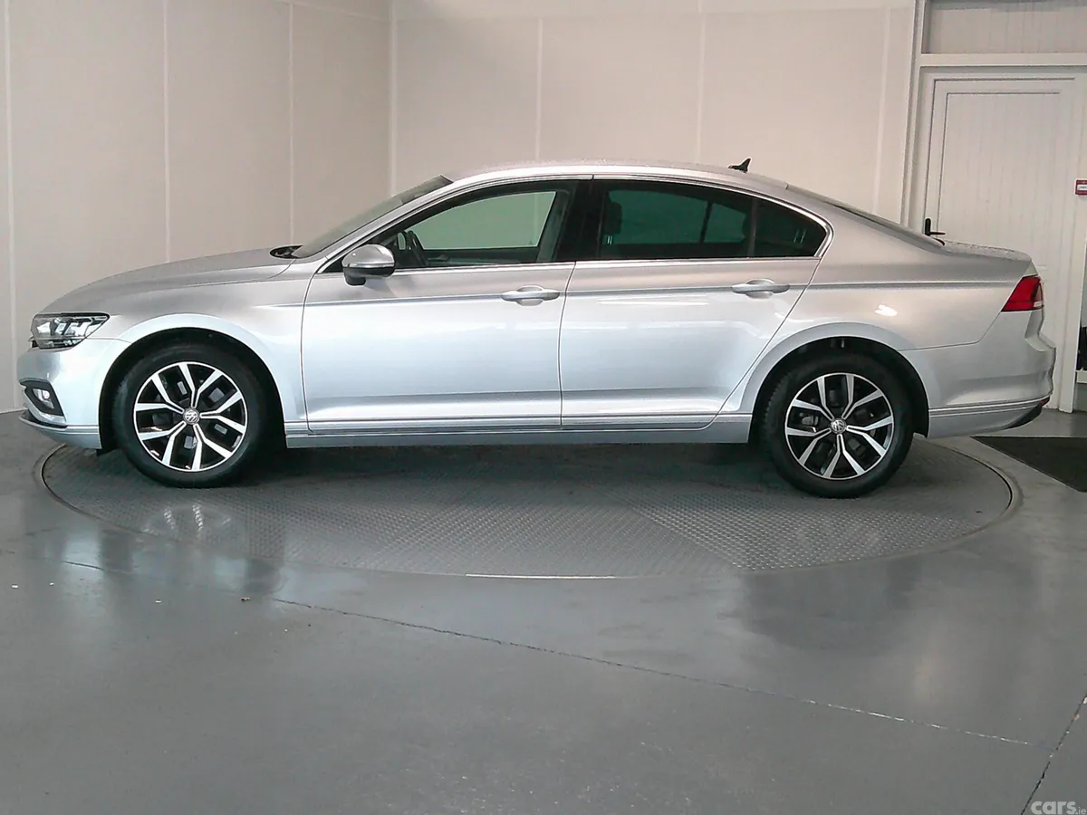 Volkswagen Passat Saloon, Diesel, 2021, Silver