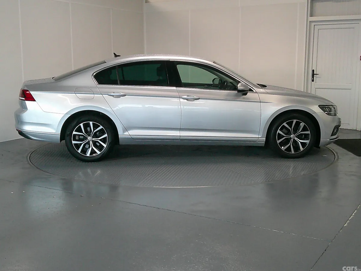 Volkswagen Passat Saloon, Diesel, 2021, Silver