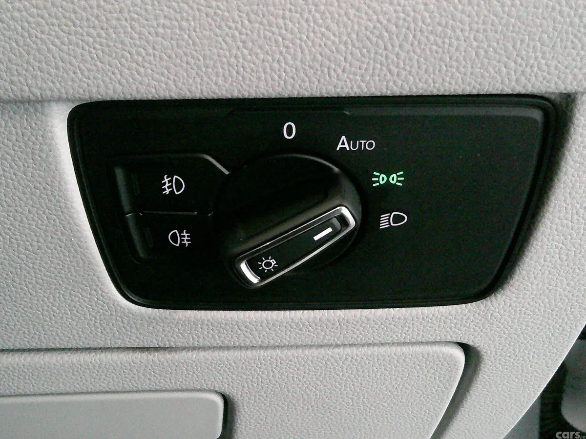 Volkswagen Passat Saloon, Diesel, 2021, Silver