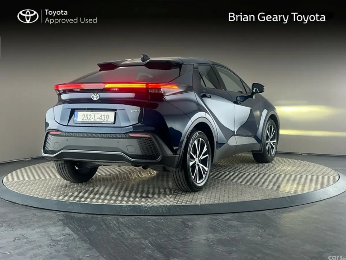 Toyota C-HR SUV, Petrol Hybrid, 2025, Blue