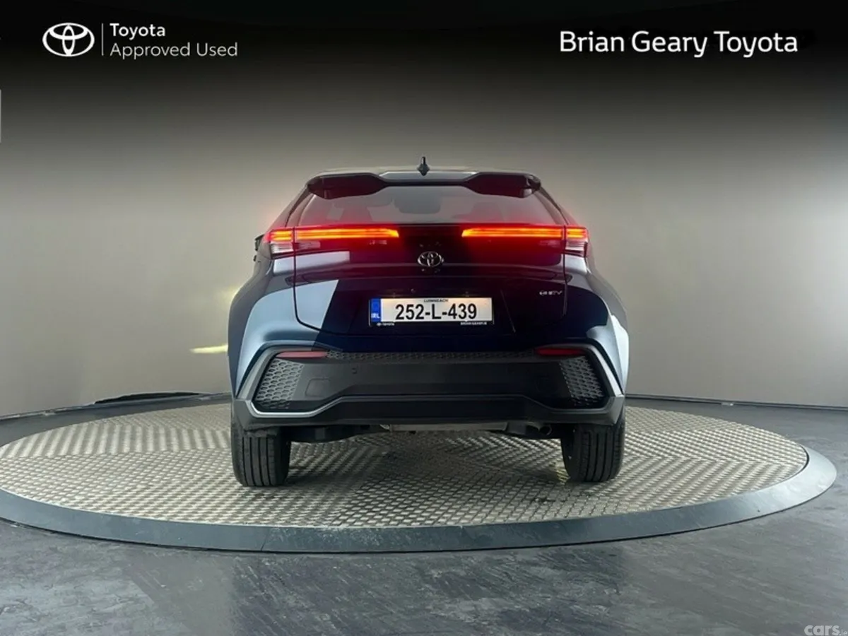 Toyota C-HR SUV, Petrol Hybrid, 2025, Blue