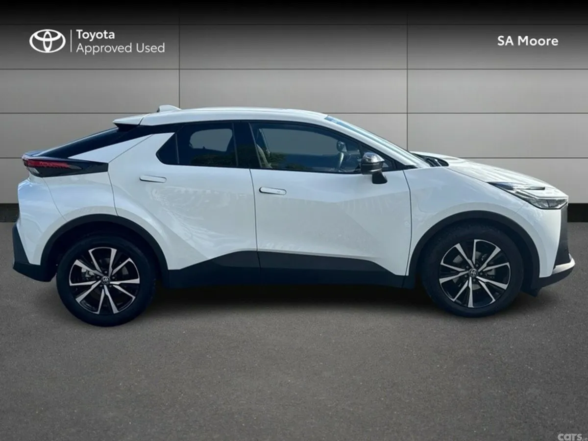 Toyota C-HR SUV, Petrol Hybrid, 2025, White