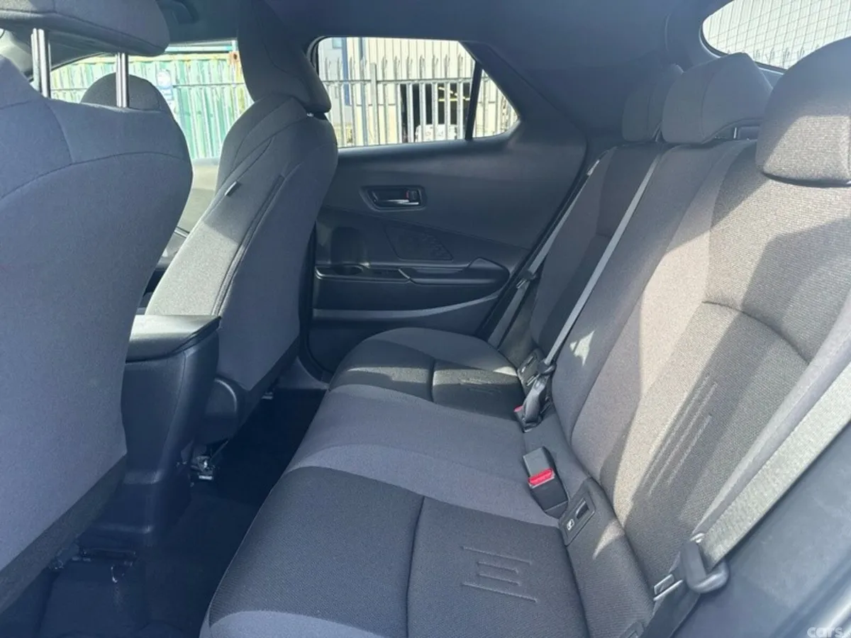 Toyota C-HR SUV, Petrol Hybrid, 2025, White