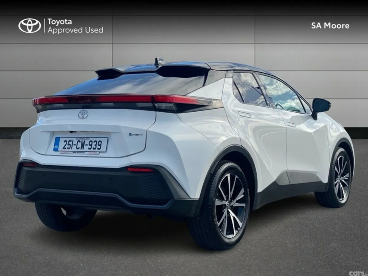 Toyota C-HR SUV, Petrol Hybrid, 2025, White