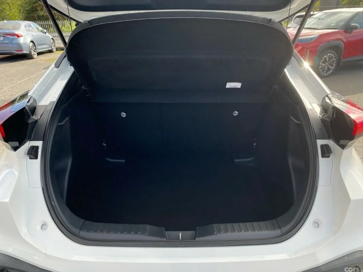 Toyota C-HR SUV, Petrol Hybrid, 2025, White