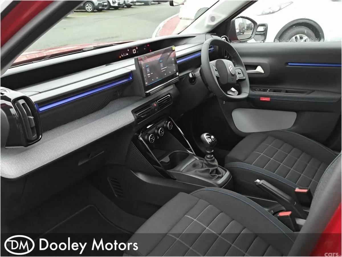 Citroen C3 Hatchback, Petrol, 2027, Red
