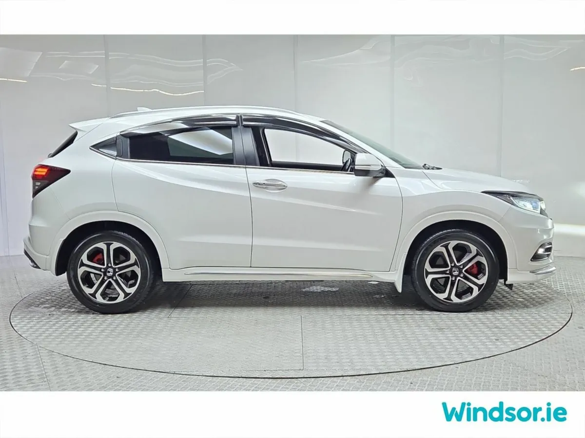 Honda Vezel Estate, Petrol Hybrid, 2019, White
