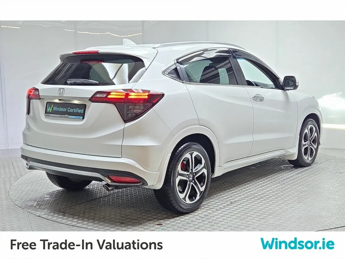Honda Vezel Estate, Petrol Hybrid, 2019, White
