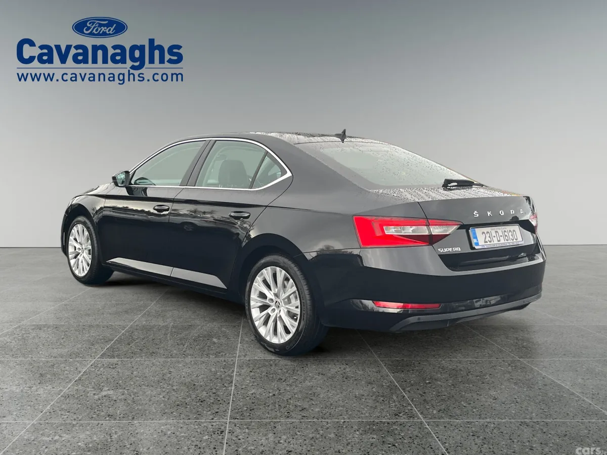 Skoda Superb Saloon, Diesel, 2023, Blue