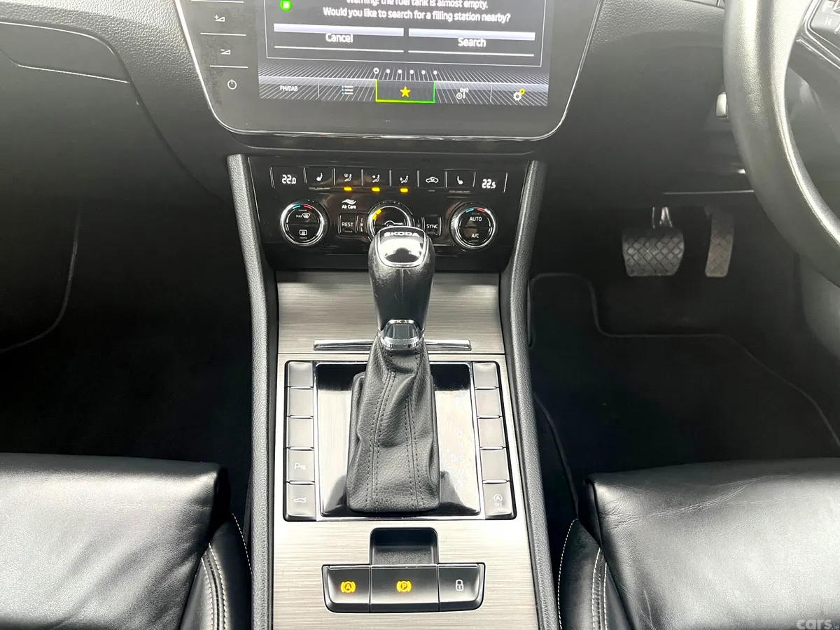Skoda Superb Saloon, Diesel, 2023, Blue