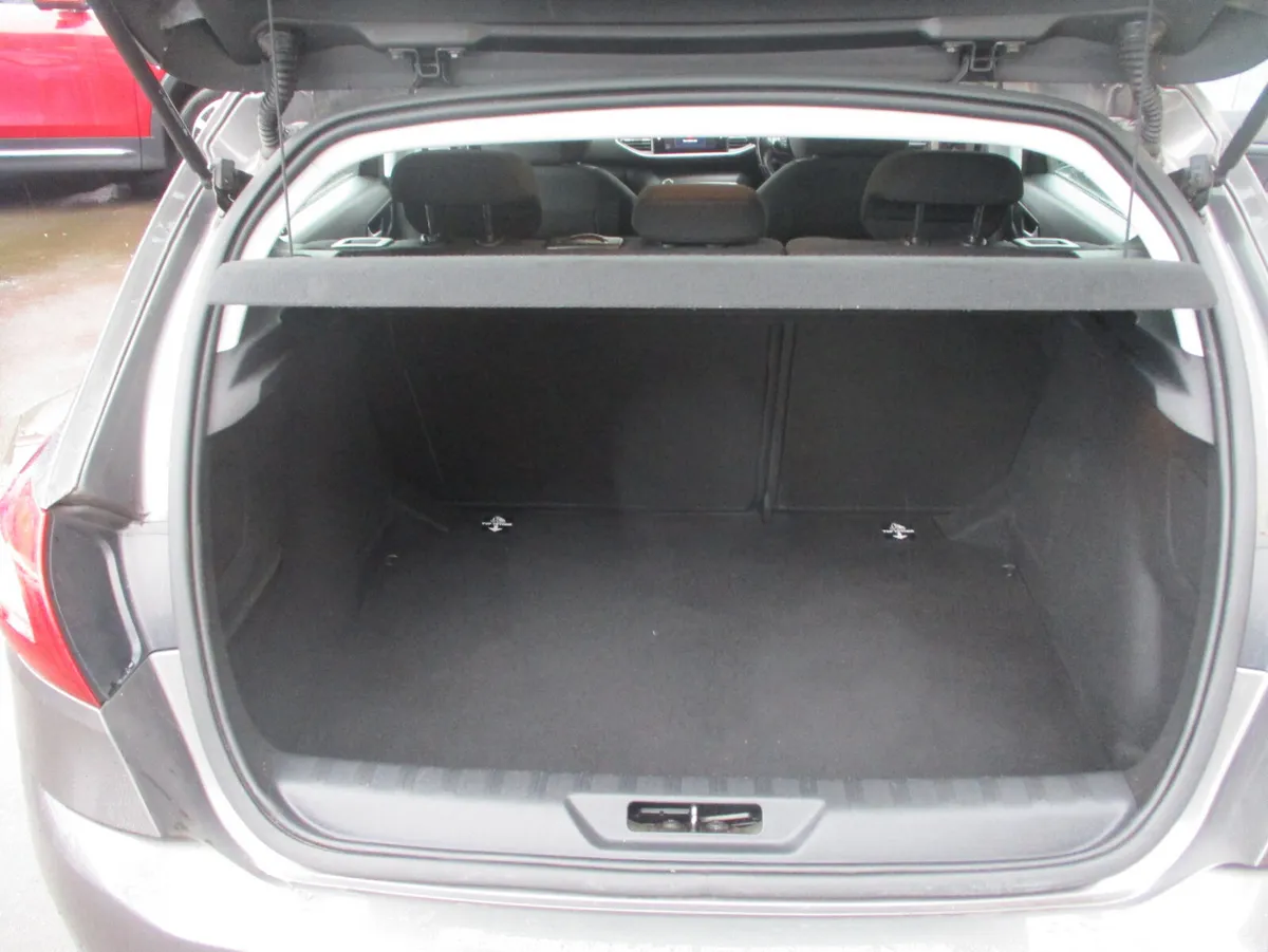 Peugeot 308 Hatchback, Diesel, 2016, Grey