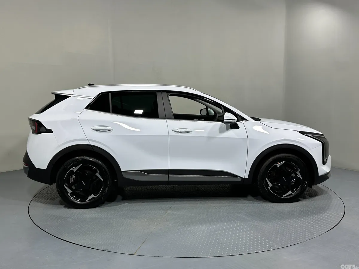 Kia Sportage SUV, Petrol Hybrid, 2026, White