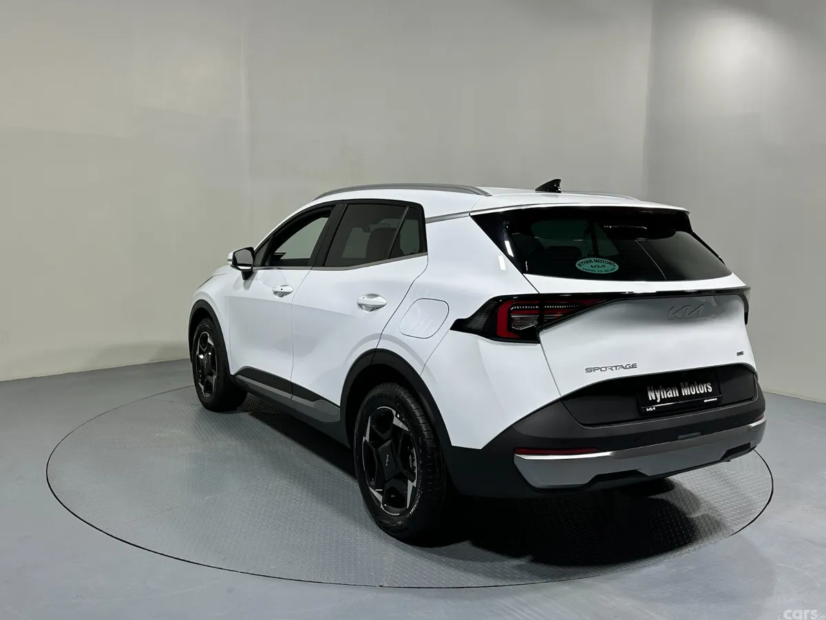 Kia Sportage SUV, Petrol Hybrid, 2026, White