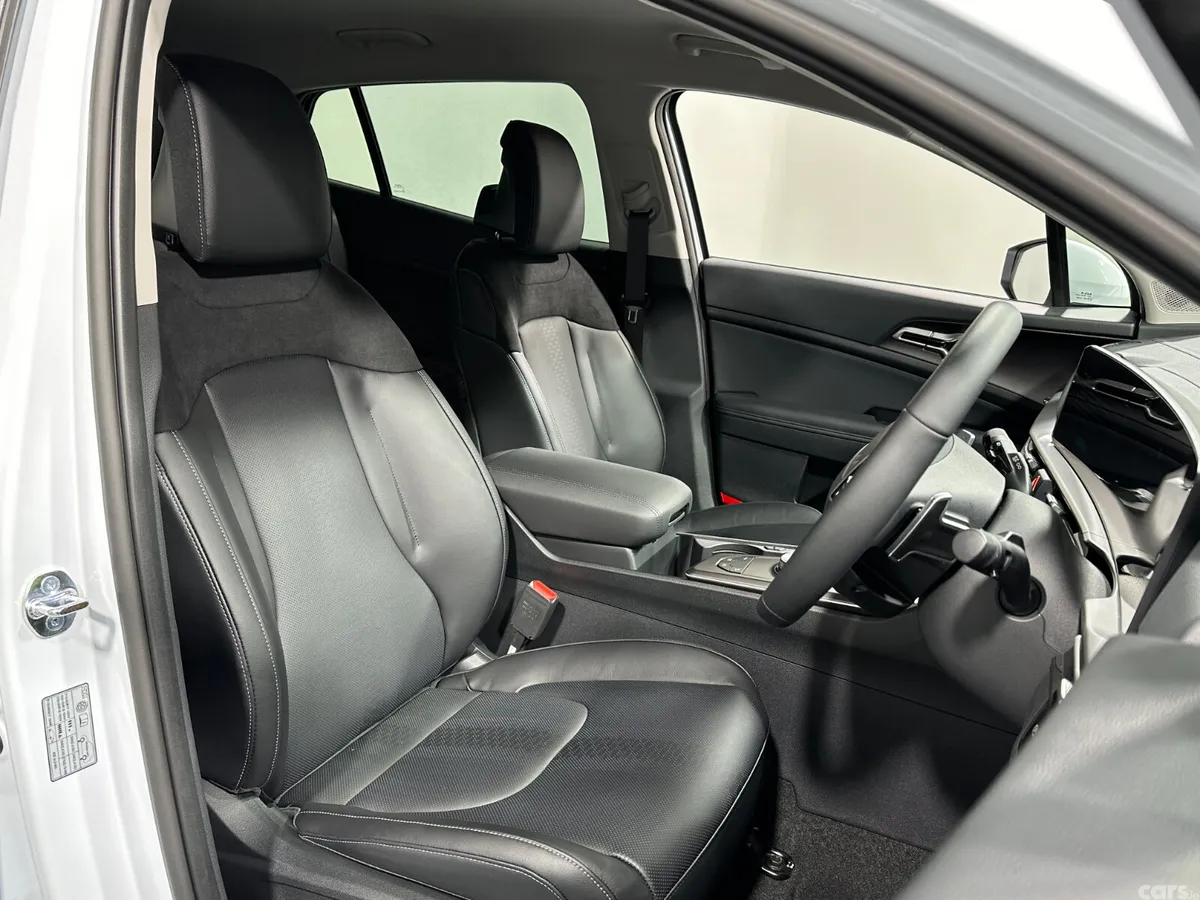 Kia Sportage SUV, Petrol Hybrid, 2026, White
