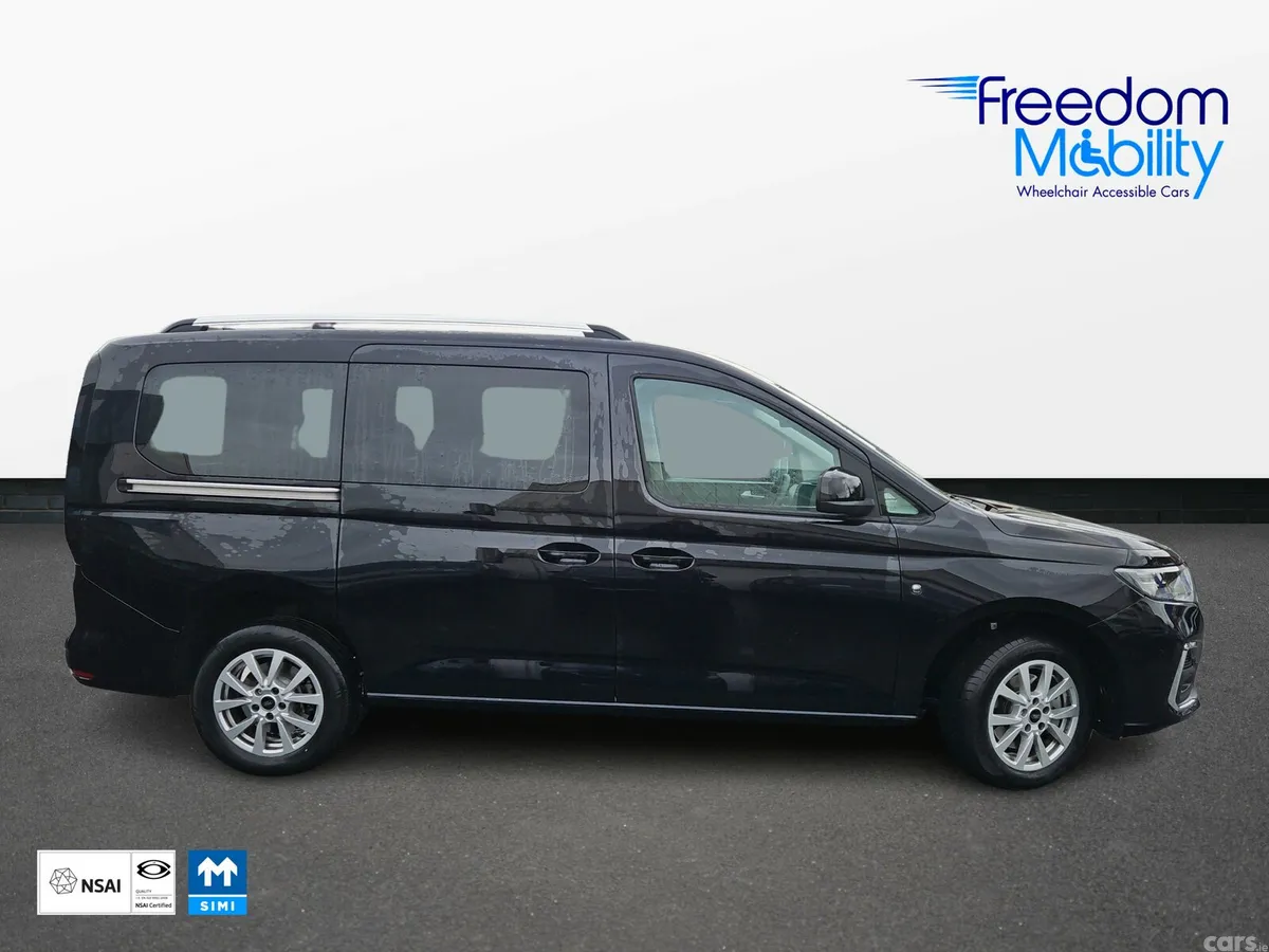 Ford Tourneo MPV, Diesel, 2023, Black