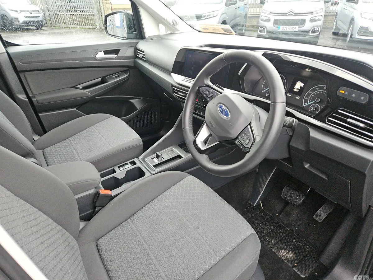 Ford Tourneo MPV, Diesel, 2023, Black
