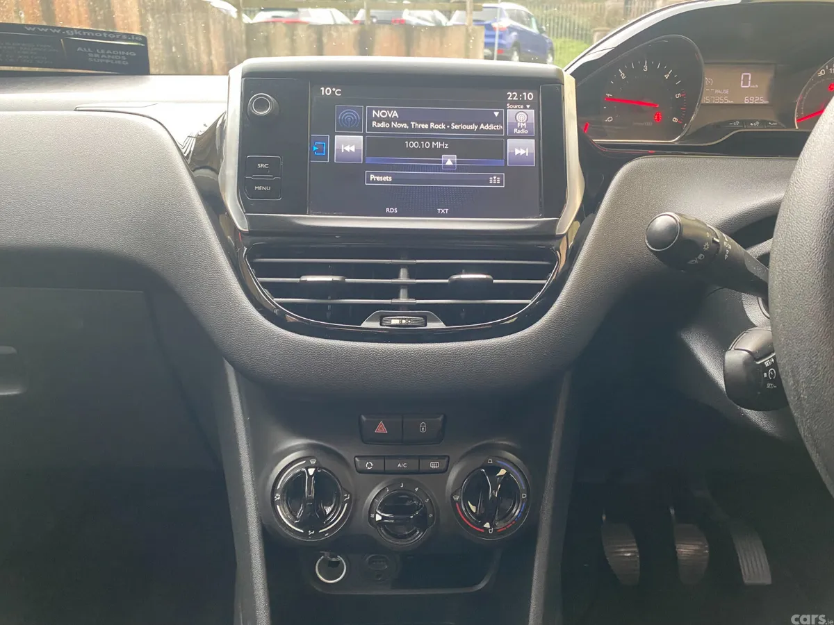Peugeot 208 Hatchback, Diesel, 2015, Grey