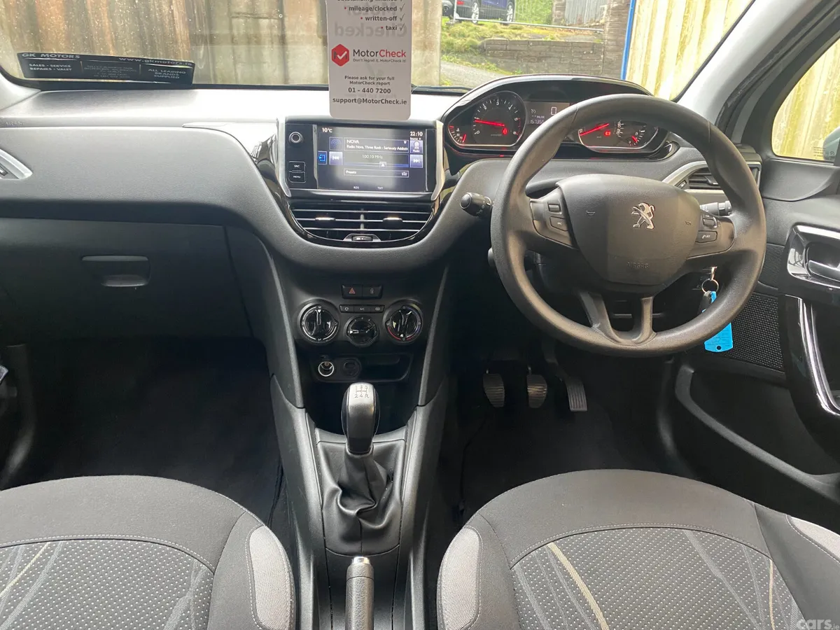 Peugeot 208 Hatchback, Diesel, 2015, Grey