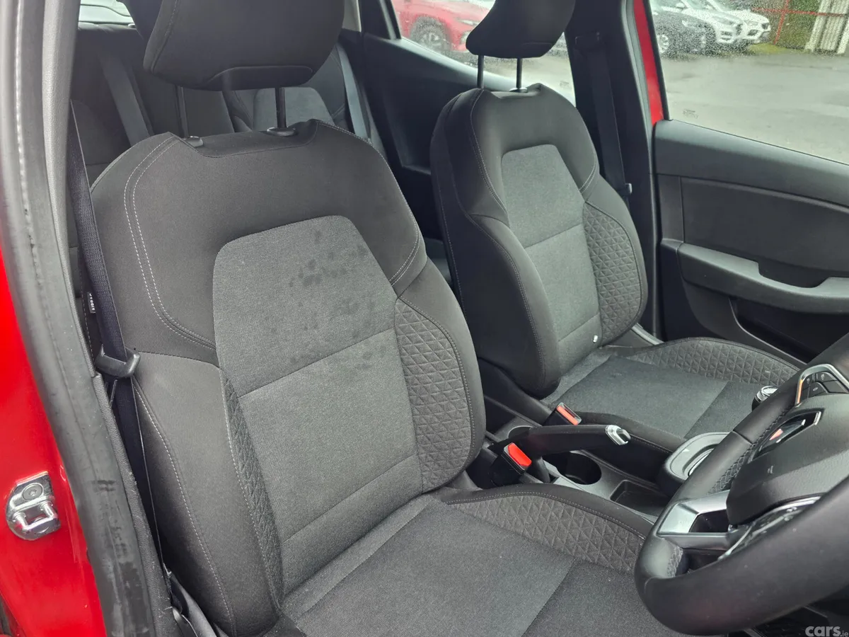 Renault Clio Hatchback, Petrol, 2022, Red