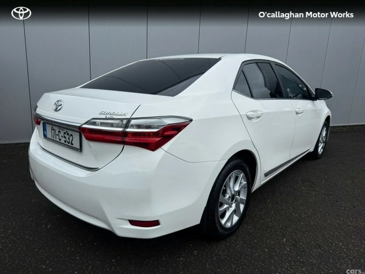 Toyota Corolla Saloon, Diesel, 2017, White