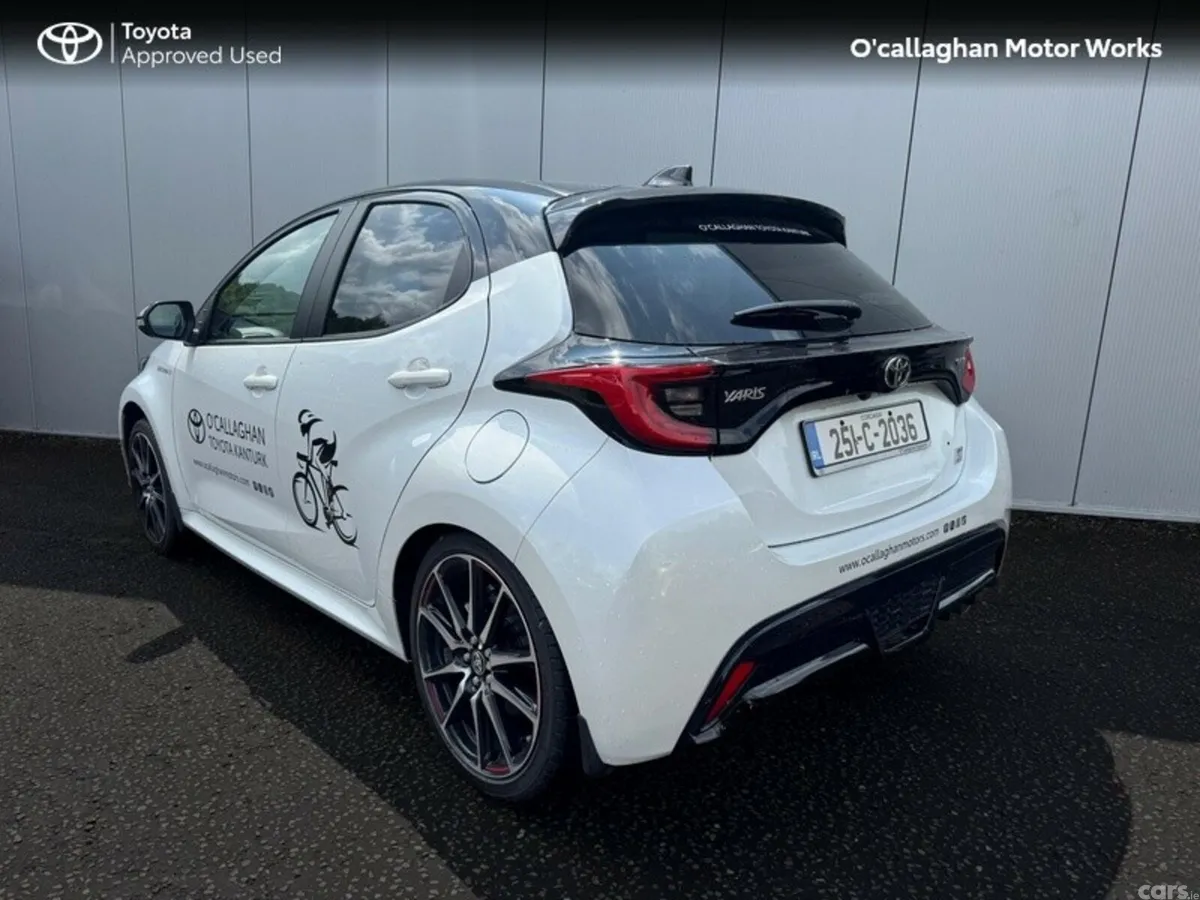 Toyota Yaris Hatchback, Petrol Hybrid, 2025, White