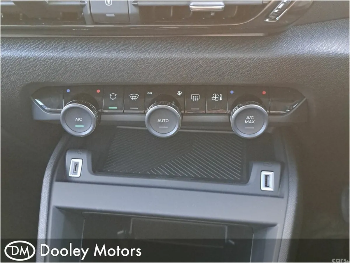 Citroen C4 Hatchback, Petrol Hybrid, 2027, Black