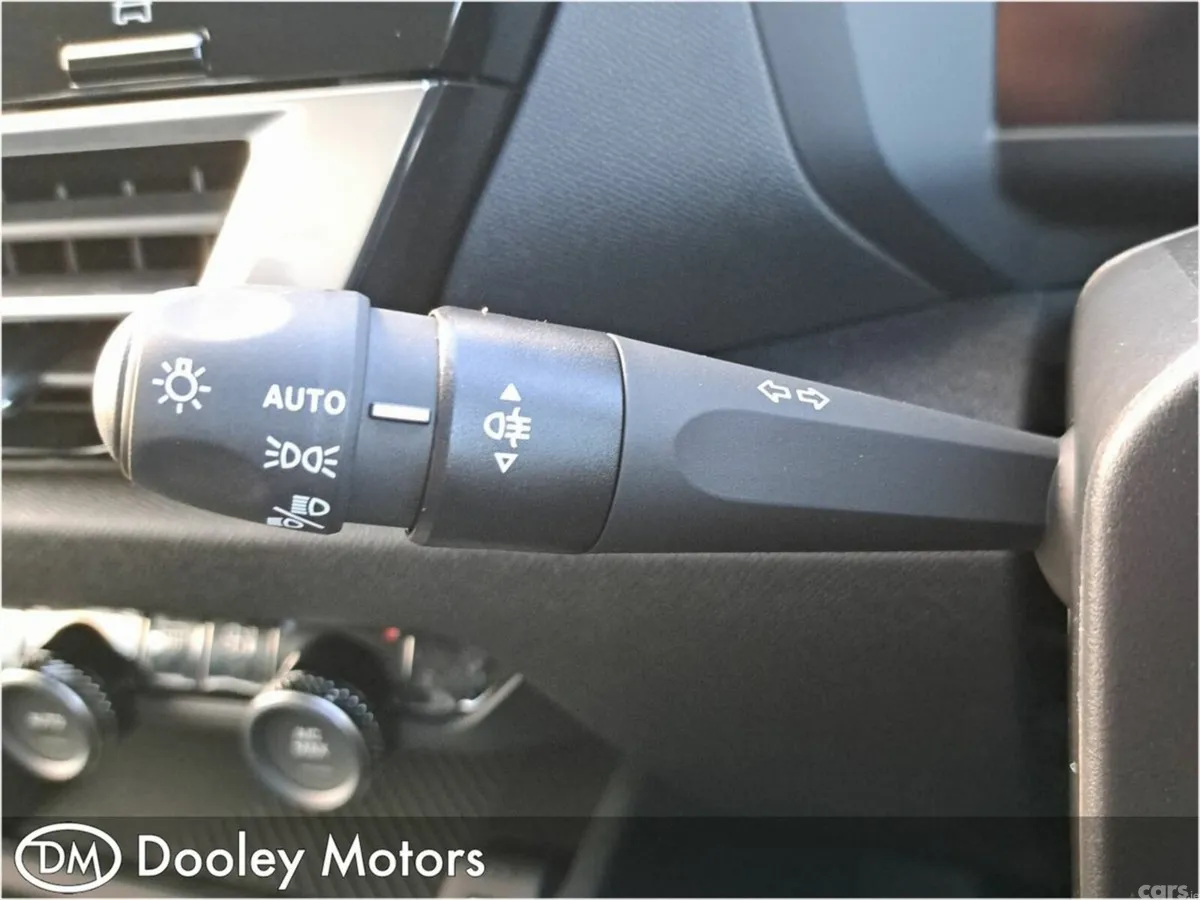 Citroen C4 Hatchback, Petrol Hybrid, 2027, Black