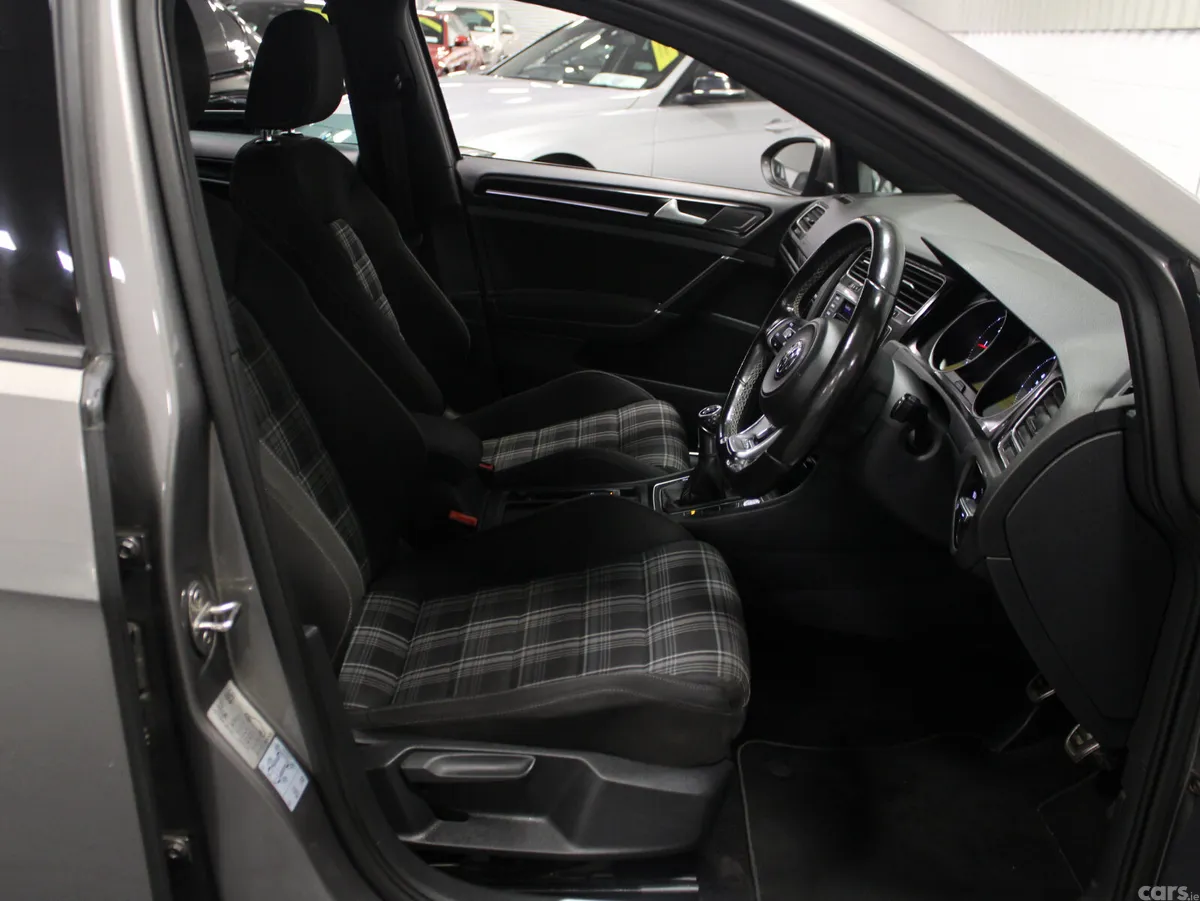 Volkswagen Golf Hatchback, Diesel, 2017, Grey