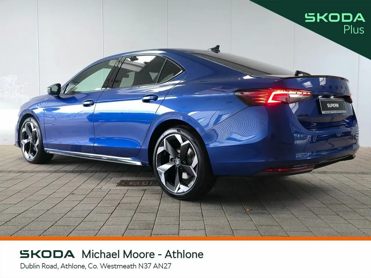 Skoda Superb Saloon, Diesel, 2027, Blue