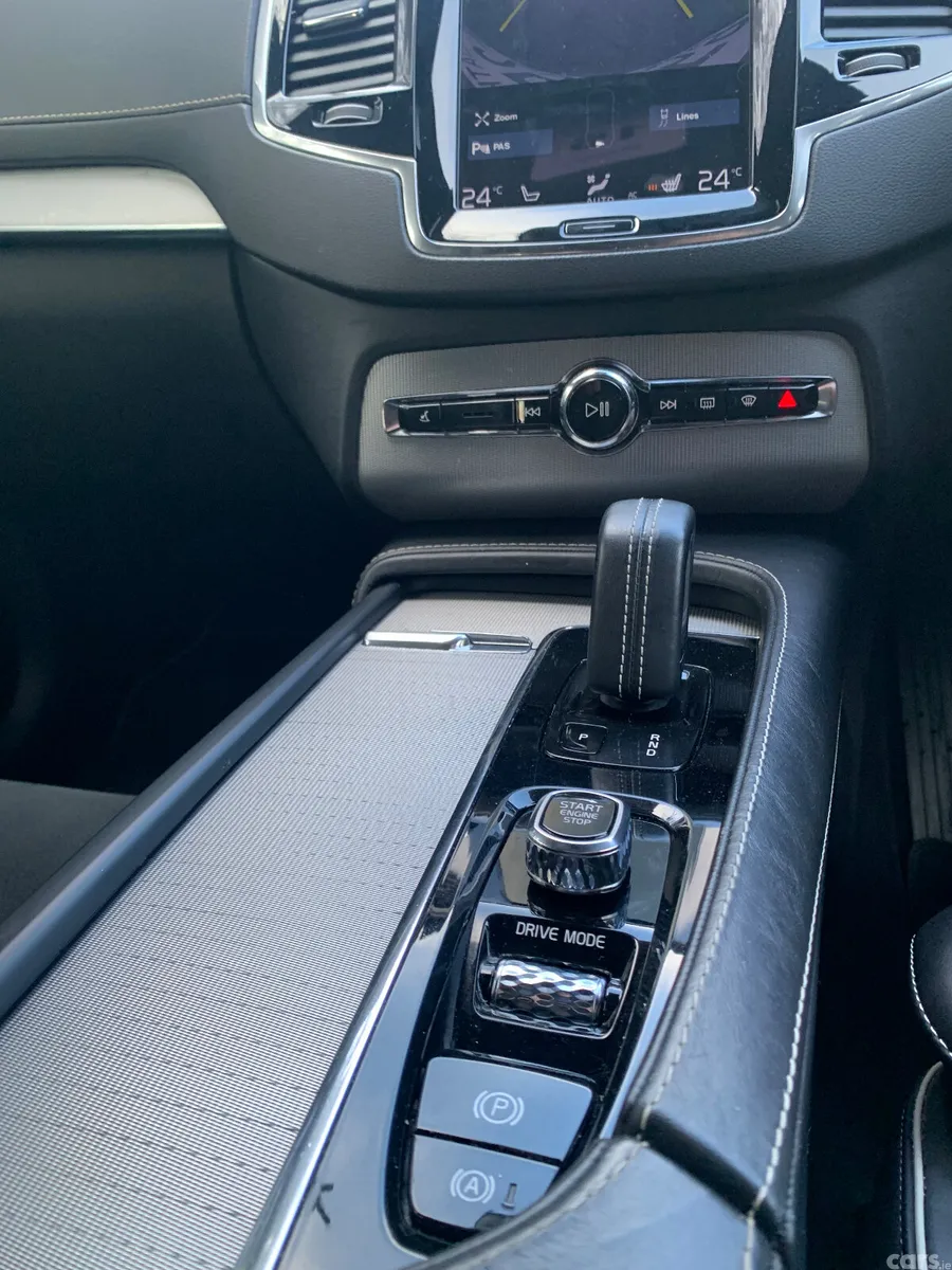 Volvo XC90 SUV, Petrol Plug-in Hybrid, 2020, Grey