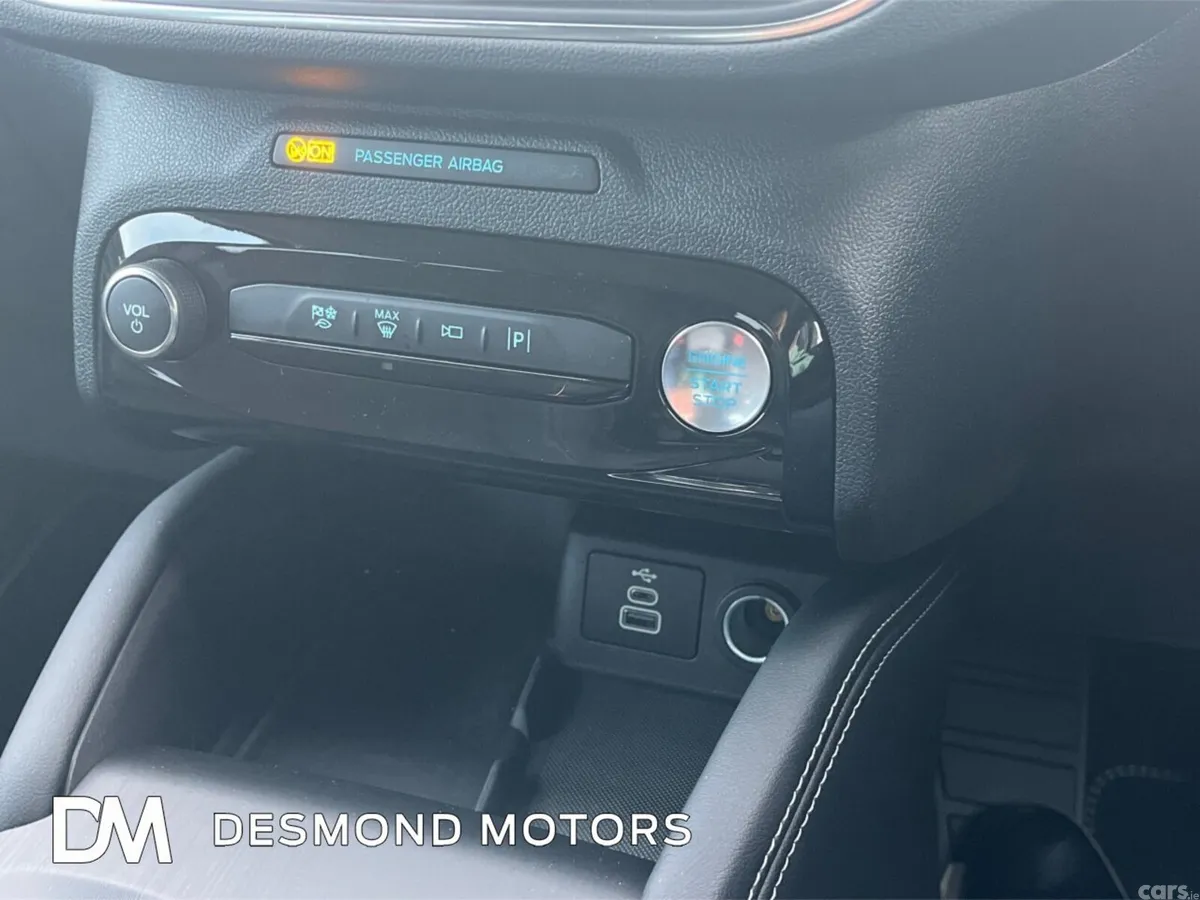 Ford Kuga SUV, Petrol Hybrid, 2025, Green