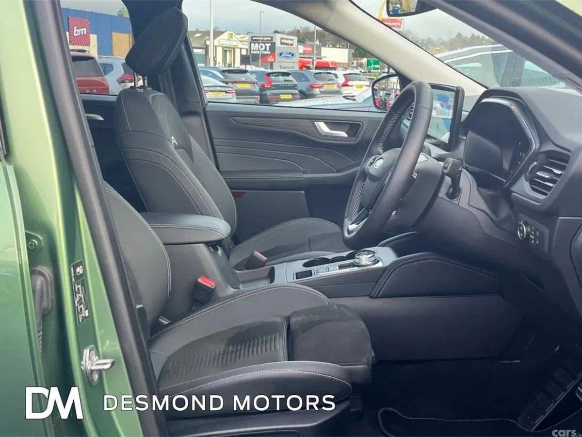 Ford Kuga SUV, Petrol Hybrid, 2025, Green