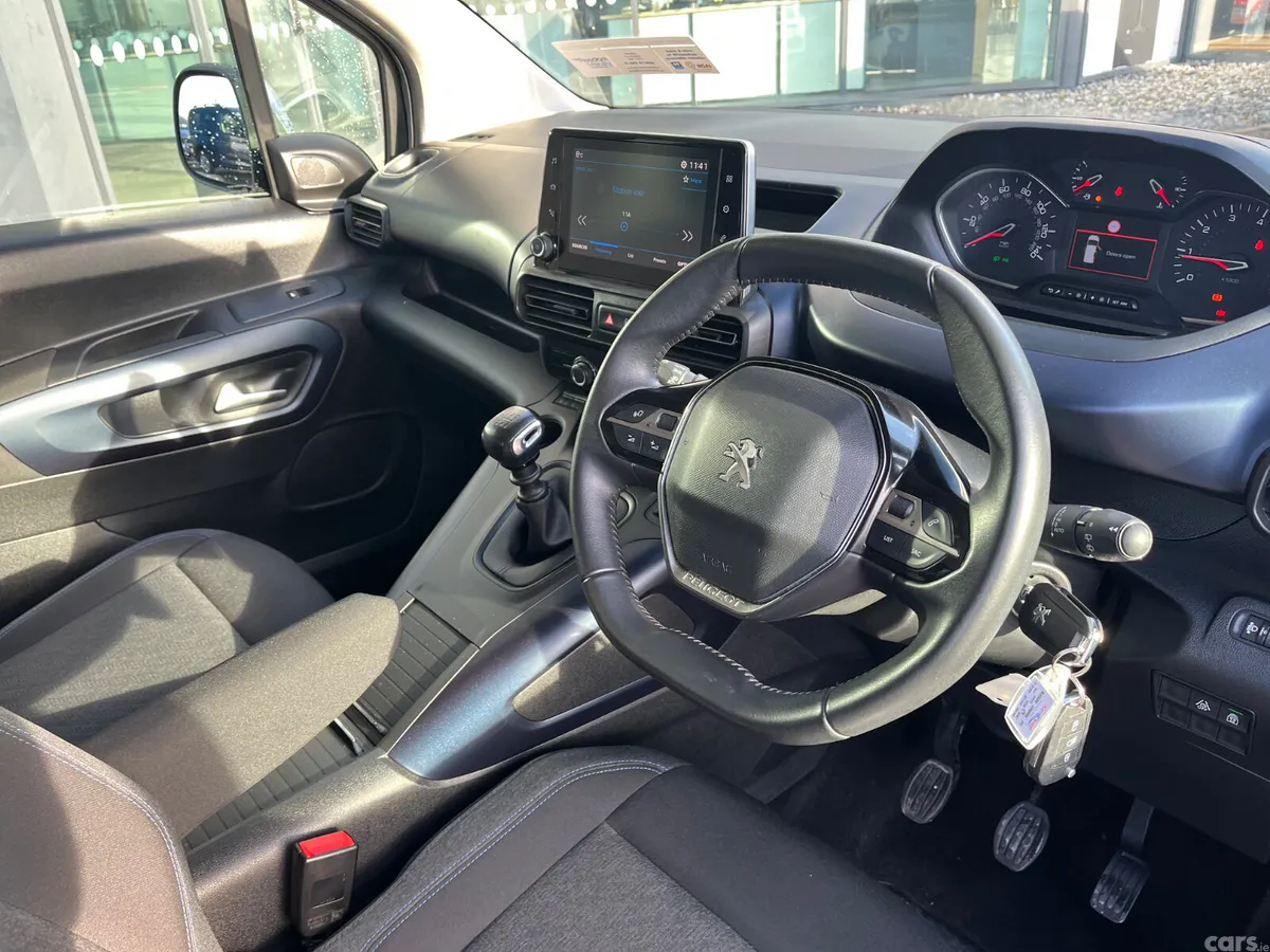 Peugeot Rifter MPV, Diesel, 2021, Silver