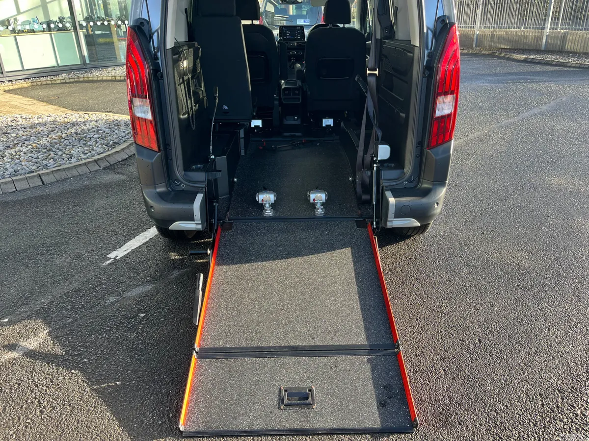 Peugeot Rifter MPV, Diesel, 2021, Silver