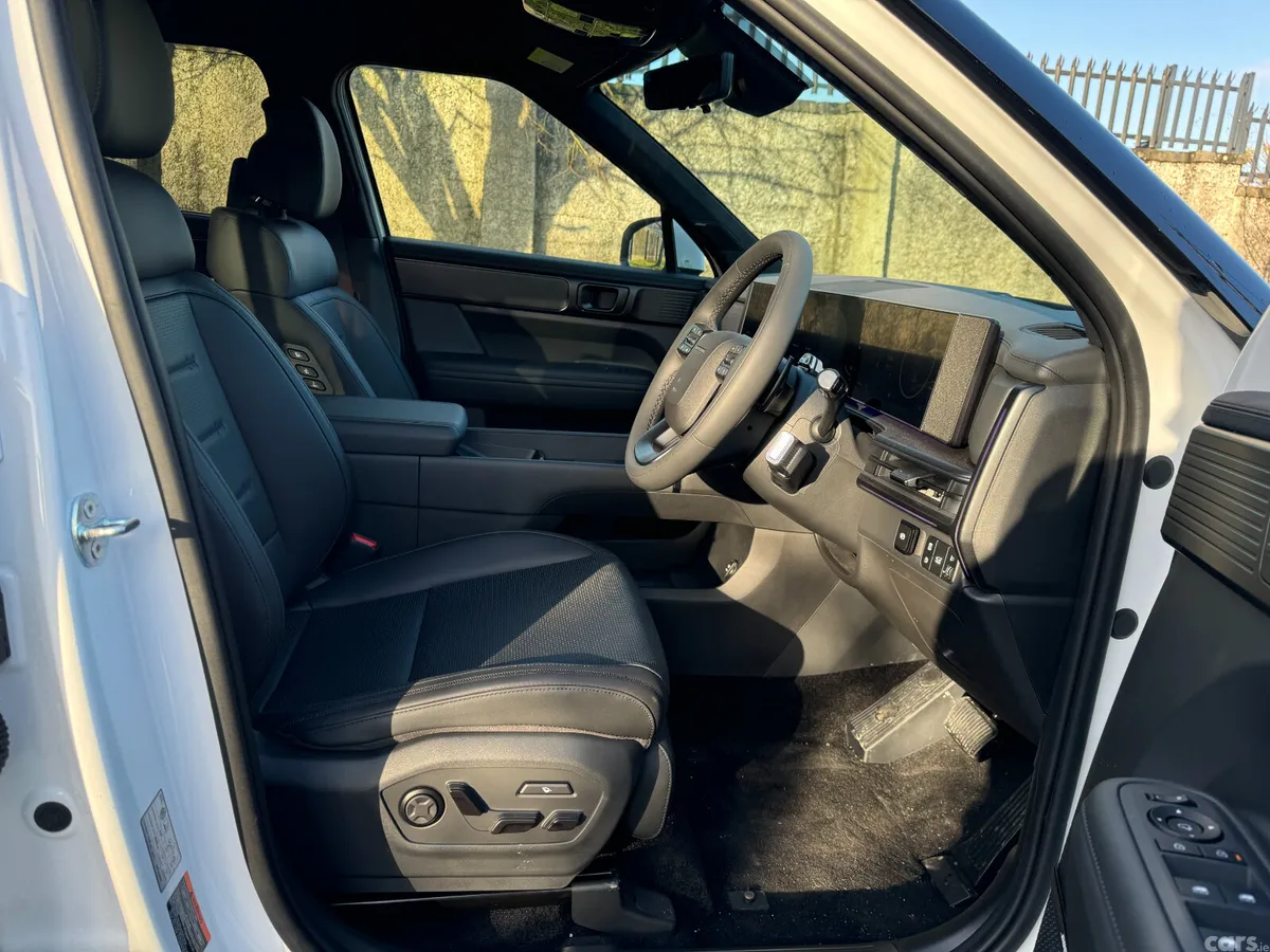 Hyundai Santa Fe SUV, Petrol Plug-in Hybrid, 2027, Black