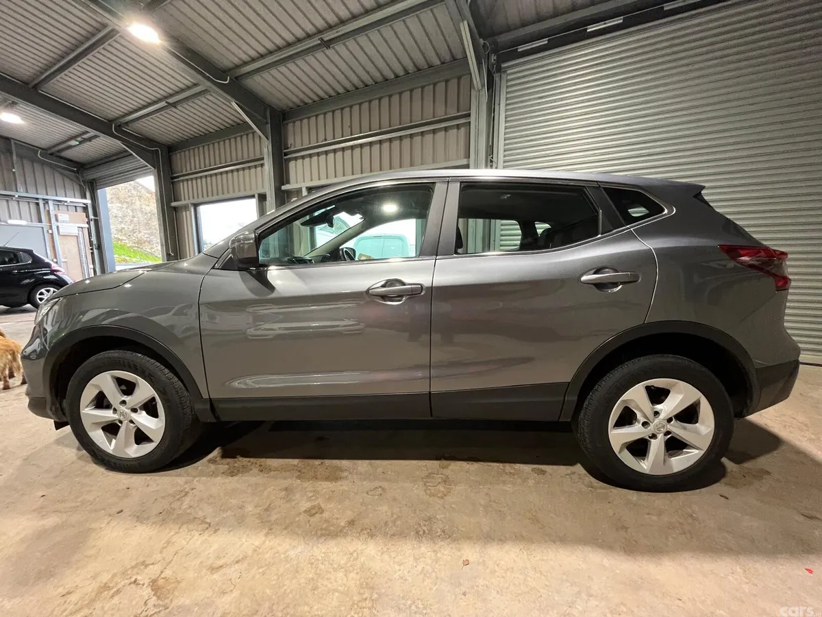 Nissan Qashqai SUV, Diesel, 2019, Grey