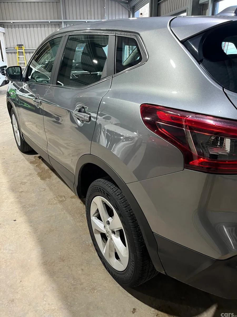 Nissan Qashqai SUV, Diesel, 2019, Grey