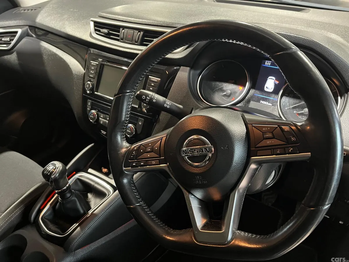 Nissan Qashqai SUV, Diesel, 2019, Grey