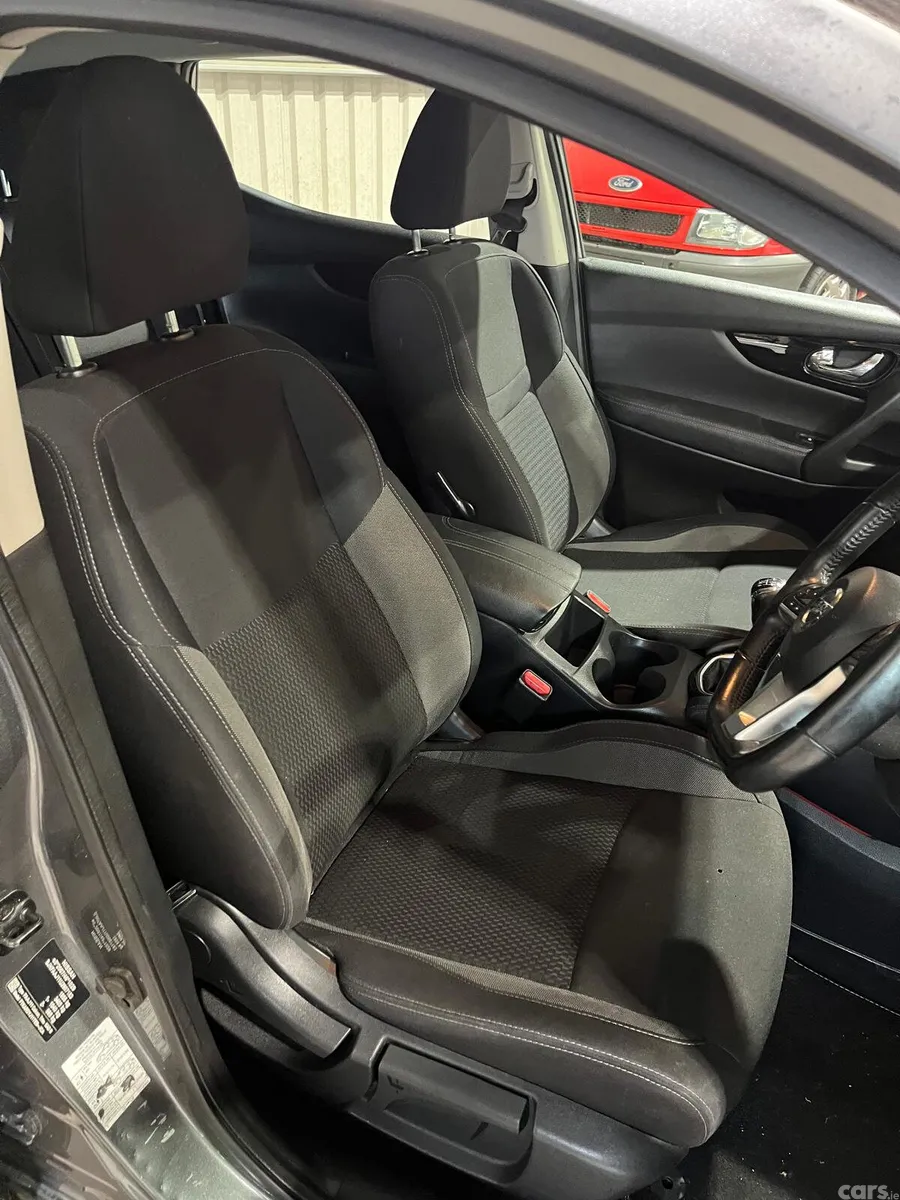 Nissan Qashqai SUV, Diesel, 2019, Grey