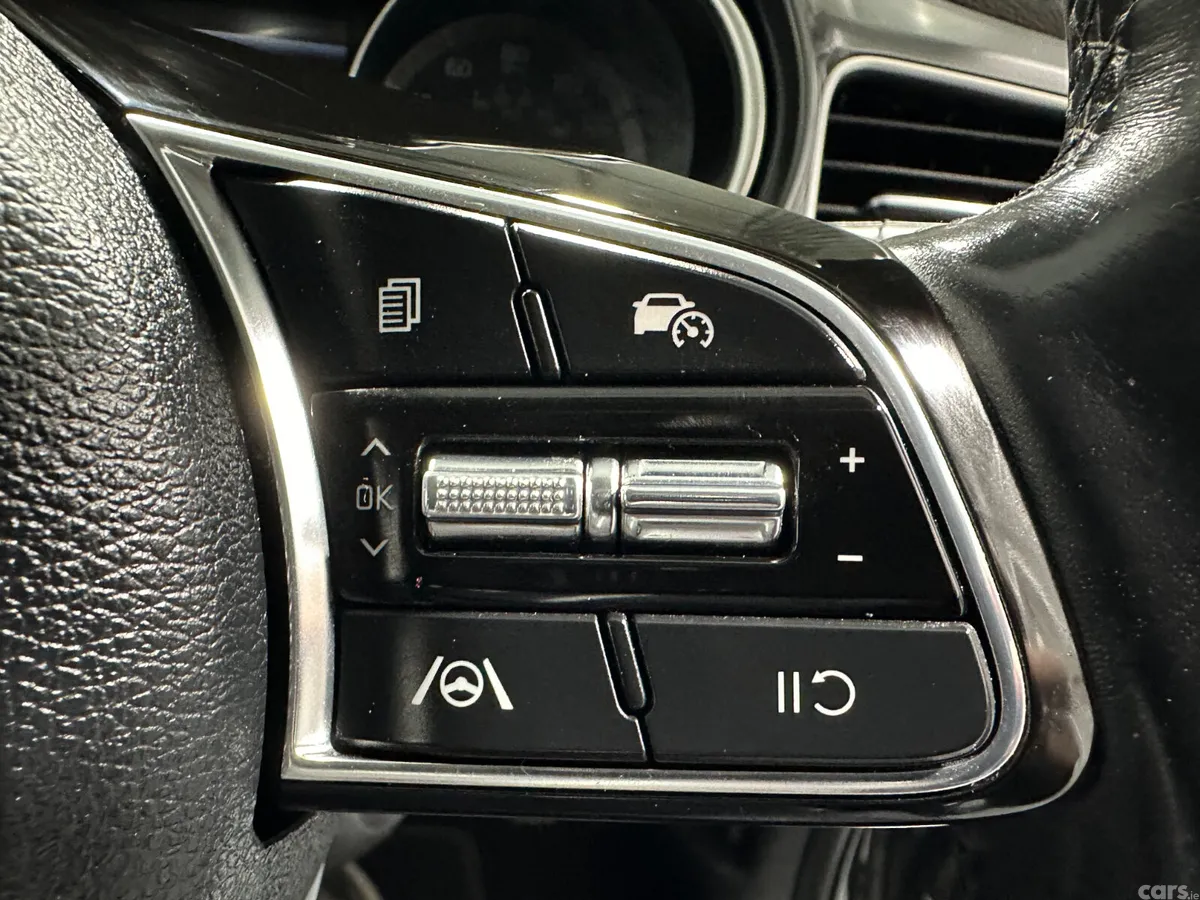 Kia Ceed Hatchback, Petrol, 2022, Black