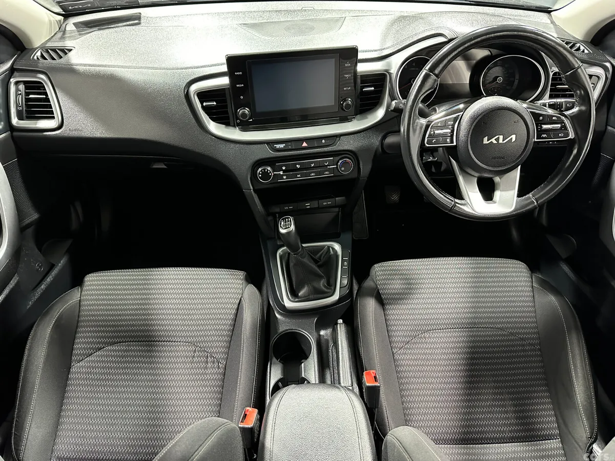 Kia Ceed Hatchback, Petrol, 2022, Black