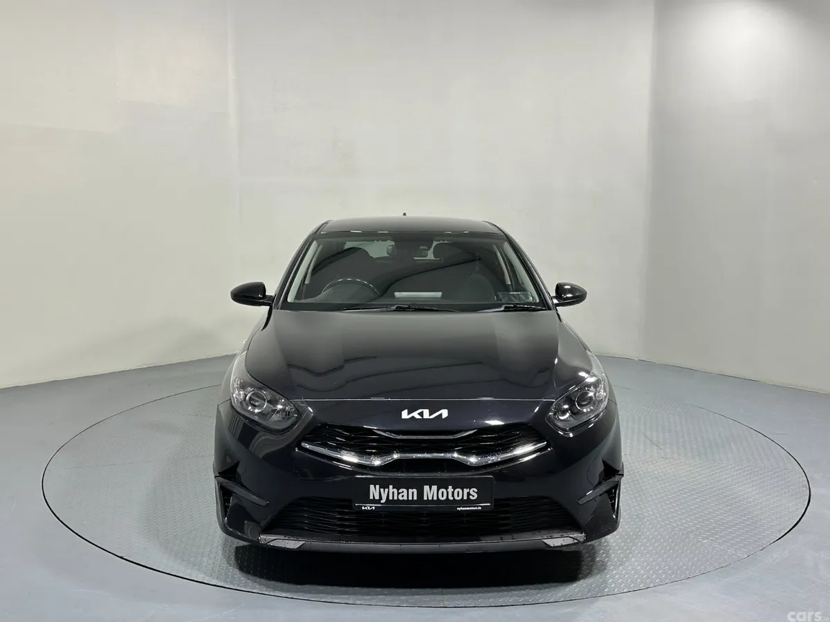 Kia Ceed Hatchback, Petrol, 2022, Black