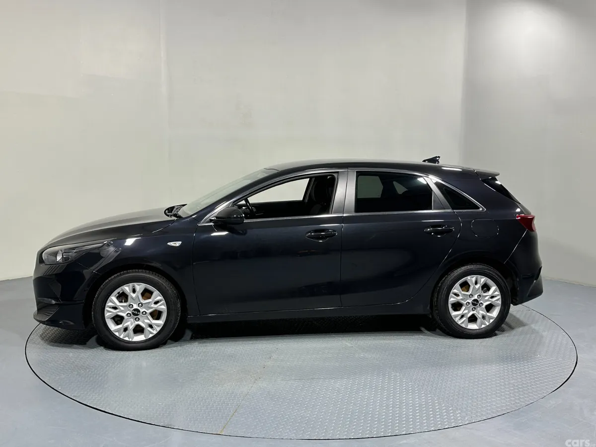 Kia Ceed Hatchback, Petrol, 2022, Black
