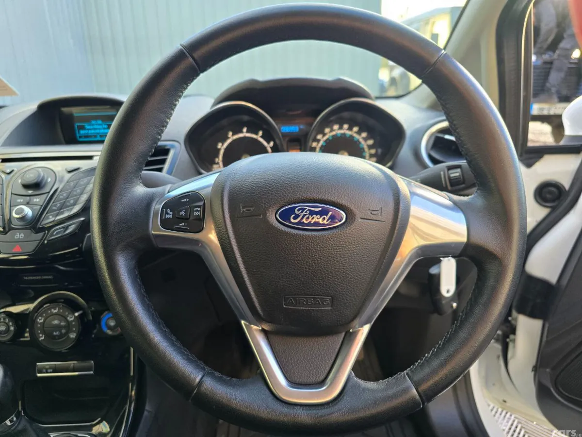 Ford Fiesta Hatchback, Petrol, 2014, White