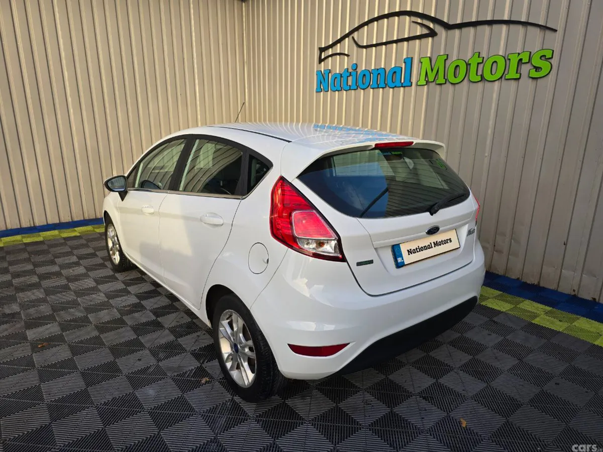 Ford Fiesta Hatchback, Petrol, 2014, White